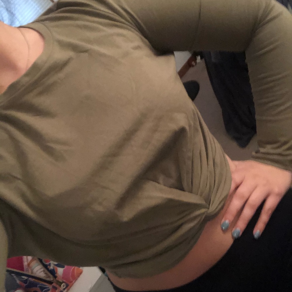 Cropped Twist Cropped Tee